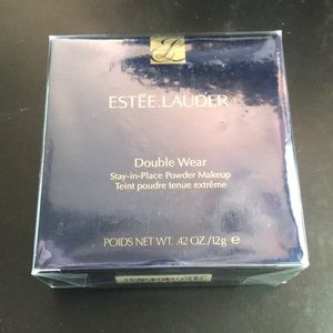 Estée Lauder 5c1 stay in place powder makeup
